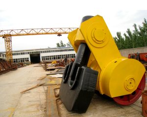 Steel crane hook for heavy lifting