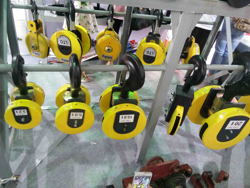 crane hook safety latch