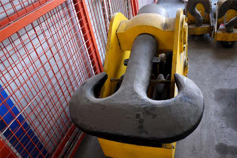 crane hook and block