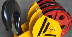 Why crane hook spins uncontrolled