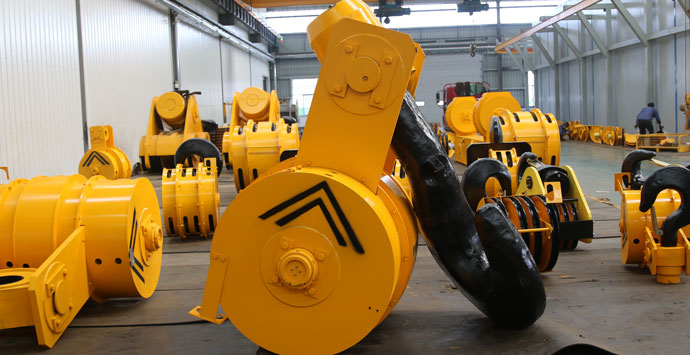 Safety latch crane hook OSHA compliant
