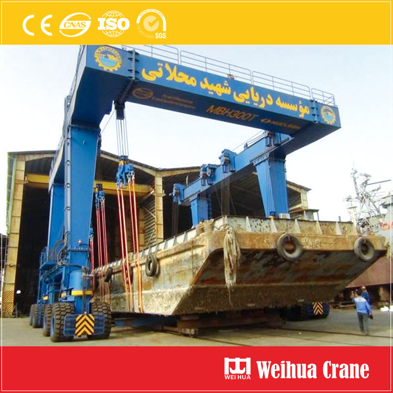Marine crane hook for shipyard