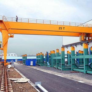 Semi-gantry double-girder gantry crane