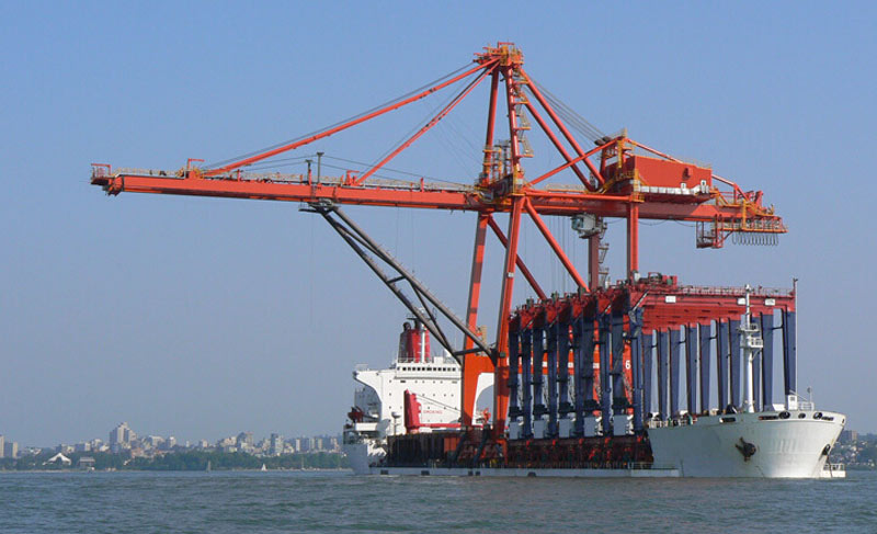Panamax container crane spreader