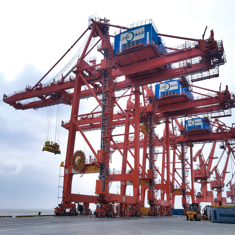 STS Quay Cranes: Intelligent Port Handling Solutions
