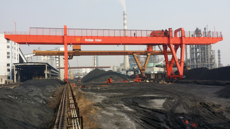 30 Tunový RTG jeřáb (Portálový jeřáb s gumovými pneumatikami)