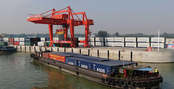 how to lift a shipping container with a crane