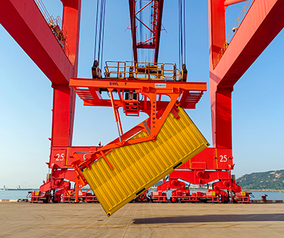 container tipping spreader