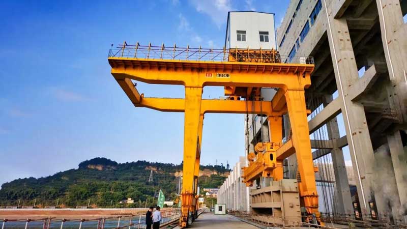 Weihua two-way gantry crane