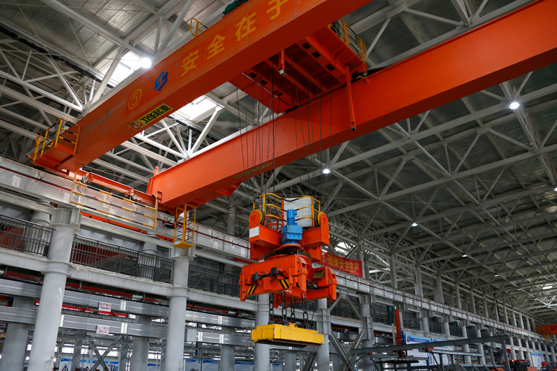 magnetic overhead crane for steel handling