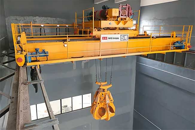 Full-automatic crane for garbage incineration power generation